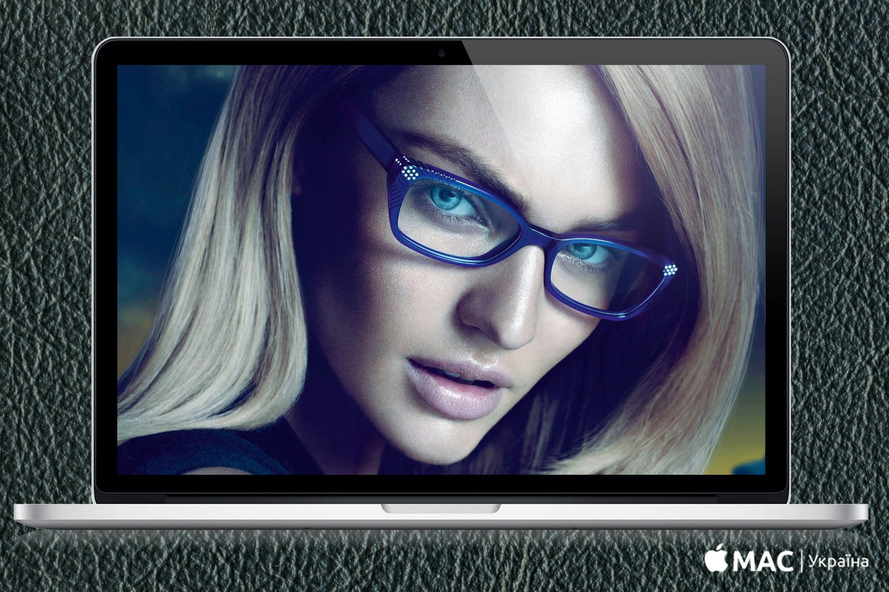 macbook pro girl