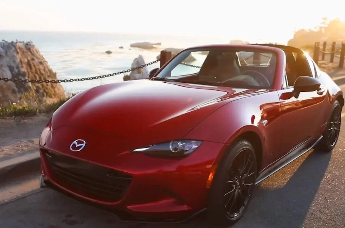 popular women car mazda mx5