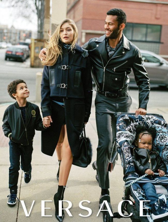 gigi kloss mom versace1